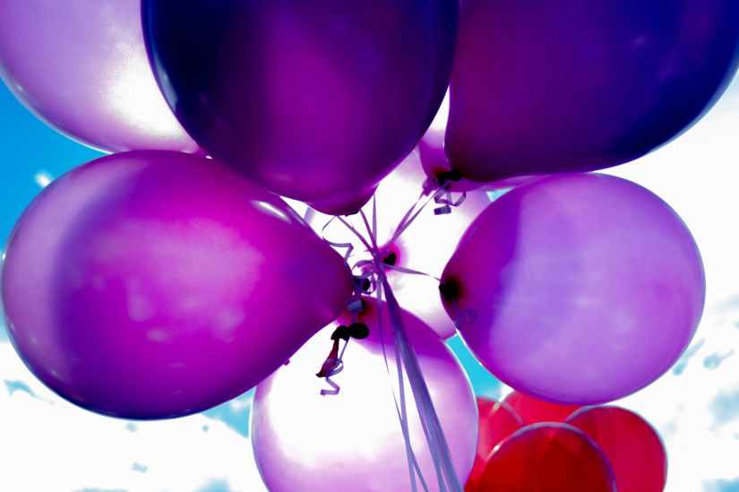 purple and red balloons